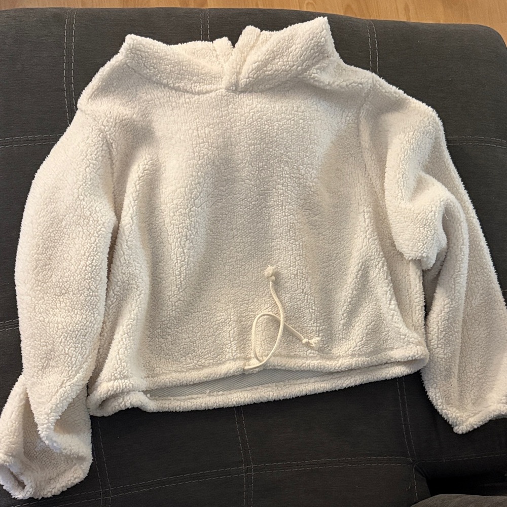 NWOT cropped white fleece hoodie